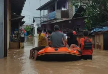Banjir Genangi Permukiman Warga Cibeber Cilegon