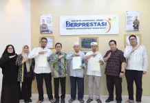 Kantor Pertanahan Kota Serang Serahkan Tiga Sertifikat Wakaf