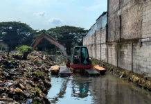 Puluhan Tahun Tersumbat, Terowongan Kali Kroya Lama di Kasemen Akhirnya Terbuka