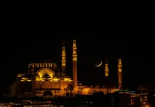 Keutamaan Lailatul Qadar Lebih Baik Seribu Bulan