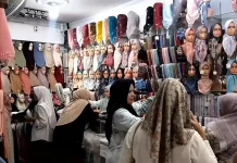 Pasar Pandeglang Mulai Diserbu Pembeli Baju Lebaran
