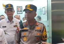 Polisi Sekat Truk Logistik di Tol Cilegon Timur
