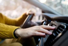 Bahaya Langsung Nyalakan AC saat Mobil Panas