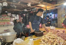 Harga Ayam di Pasar Rau Bertahan Rp40 Ribu per Kilogram