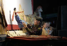 Wayang Tanamkan Karakter Tangguh Generasi Muda