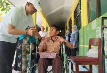 Perjuangan Mahdi Digendong ke Sekolah Berbuah Kursi Roda