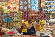 Pedagang Sembako Keluhkan Harga Minyak Goreng Masih Tinggi