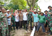 Tentara Bantu Petani Airi 80 Hektar Sawah di Cilegon