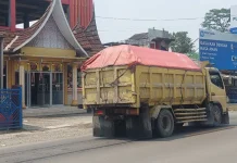 Truk Tambang Masih Langgar Perbup Beroperasional Siang Hari