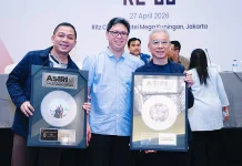 Ade Govinda Raih Delapan Platinum Awards Dari Asiri