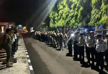 Satpol PP Pandeglang Amankan Pemberangkatan Jemaah Haji