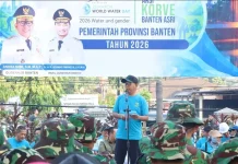 Gubernur Andra Soni Ajak Masyarakat Gotong Royong Peduli Sampah