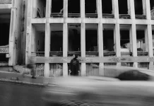 Rolling Shutter Bikin Objek Bergerak Terlihat Distorsi