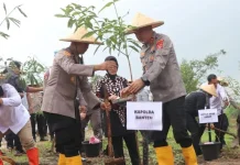 Kapolda Banten Ajak Warga Gemar Menanam Pohon