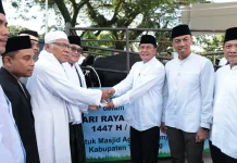 Bupati Tangerang Serahkan Sapi Kurban Bantuan Presiden