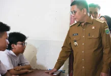 Gubernur Andra Soni Pantau Pelaksanaan MBG dan pra-SPMB