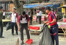 KN Tanjung Datu 301 Lakukan Jumat Asri di Tasikardi