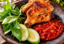 Resep Sambal Pecel Ayam Ala Kaki Lima yang Bikin Ketagihan