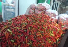 Pasokan Melimpah, Harga Cabai di Pasaran Lebak Turun