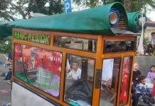 Pedagang Kuliner Raup Berkah HUT Bhayangkara Lebak Meriah