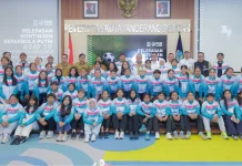 Wali Kota Tangsel Lepas Kontingen Sepak Bola Putri ke Swedia