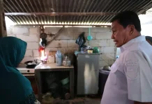 Blusukan ke Tigaraksa, Bupati Tangerang Cek Proyek Bedah Rumah