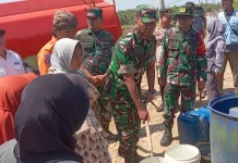 Atasi Kekeringan, Kodim Pandeglang Salurkan Air Bersih