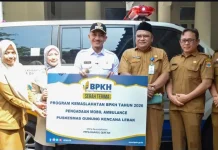 BPKH Serahkan Ambulans untuk Puskesmas Gunungkencana