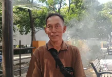 Merah Putih Berkibar, Pedagang Bendera Bertaruh Rezeki di Musim Kemerdekaan