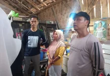 DPRD Pandeglang Bangun Rumah Ambruk di Labuan