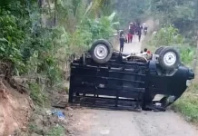 Pikap Rombongan Siswa Gerak Jalan di Pandeglang Terbalik