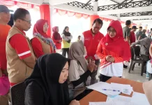 Tinjau Cek Kesehatan Gratis, Bupati Dewi Dorong Deteksi Dini Kesehatan Warga