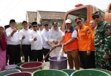 Kekeringan Meluas, Pemkab Serang Pasok Air Bersih ke Desa Pedaleman
