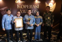 Gubernur Banten Andra Soni Raih Bakti Nayaka Mahambara di Koperasi Award 2026