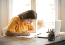 Juara Kompetisi Esai Nasional Beri Tips Rahasia Persiapan Menghadapi Lomba