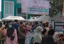 Warga Pandeglang Antusias Berburu Sembako Murah di Baznas