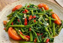 Rahasia Tumis Kangkung Tetap Hijau Seharian