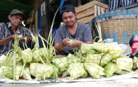 Tradisi Qunutan Hidupkan Kebersamaan Warga Lebak