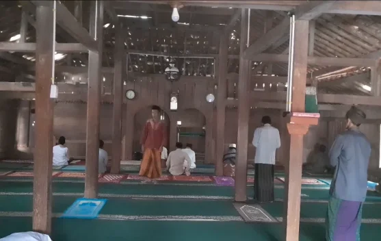Jejak Wali di Masjid Kuno Baitul Arsih Pandeglang