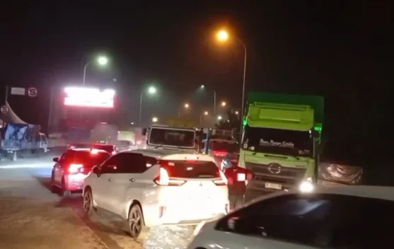 Kepadatan Lalu Lintas Terjadi di Exit Tol Cilegon Timur