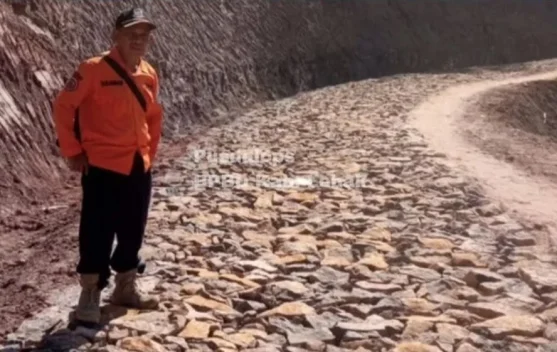 Pembangunan Jalan dan Tembok Penahan Tanah Sinargalih Rampung