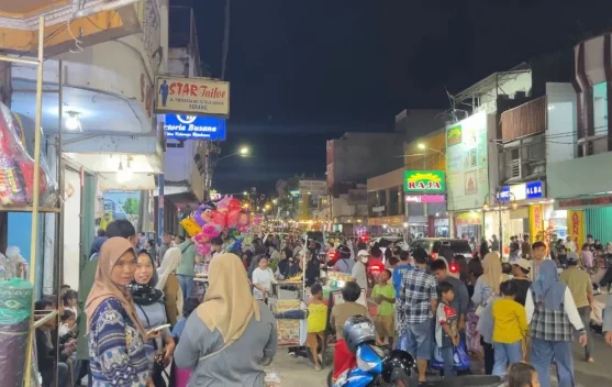 PKL dan Parkir Liar Masih Marak di Royal Baroe Jelang Lebaran