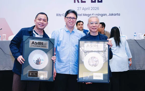 Ade Govinda Raih Delapan Platinum Awards Dari Asiri