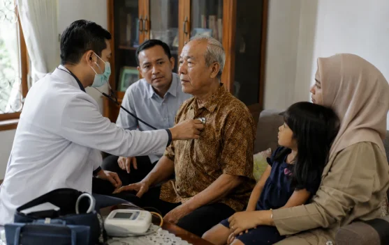 Tantangan Dokter Keluarga dalam Mengedukasi Kesehatan Masyarakat