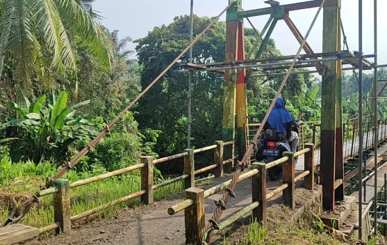 Revitalisasi Jembatan di Anyer Permudah Aktivitas Warga