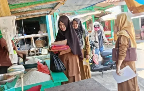 Tim Jejaring Keamanan Pangan Daerah Awasi  Pangan Pasar Cikotok