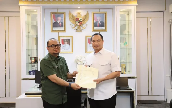 Kantor Pertanahan Kota Serang Serahkan 10 Sertipikat Aset Pemkot