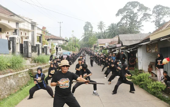 Dua Ribu Warga Meriahkan Gladi Festival Ciomas Ngabring 2026