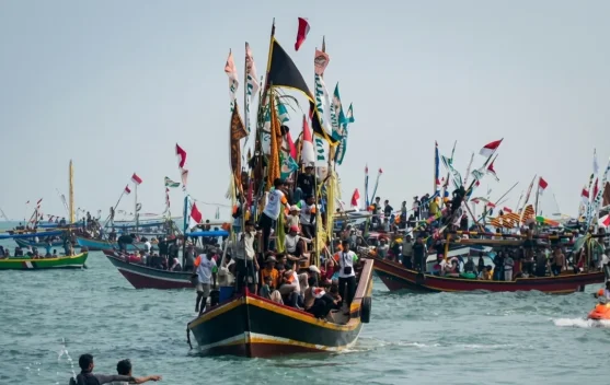 Tradisi Tasyukuran Laut Carita Kembali Digelar