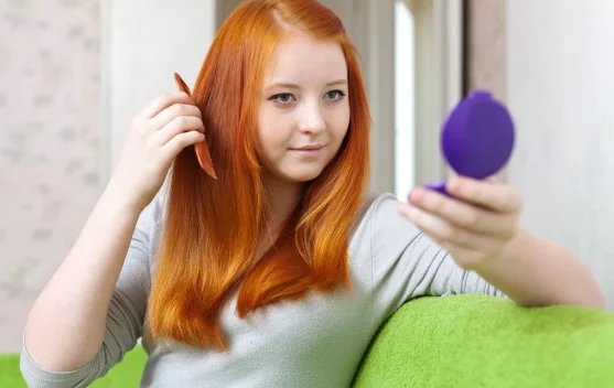 Warna Rambut Cerah, Sekadar Tren atau Cerminan Kepribadian?